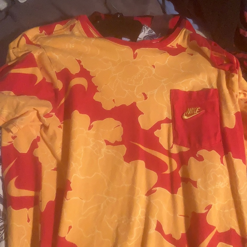 Nike t